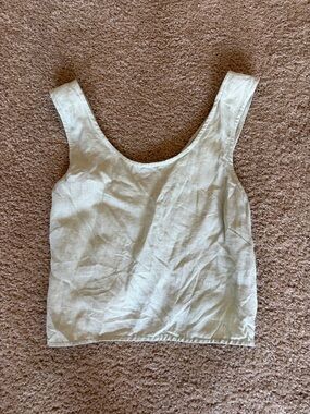 Women's Sleeveless Scoop Neck Tank Top - pale green